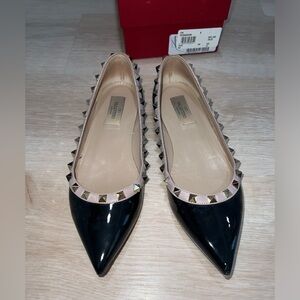 Valentino Rockstud Ballerina Flats in Black & Beige Size 37 or 7